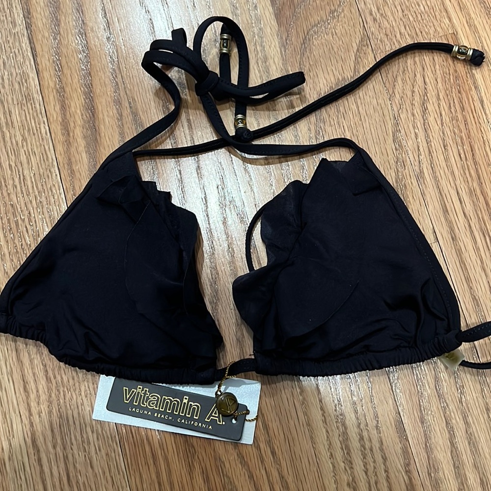 NWT Vitamin A Ruffle Bikini Top Sz M/8 (runs small)